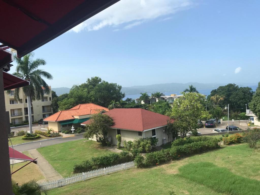 Ocean View Montego Bay Apartment Luaran gambar